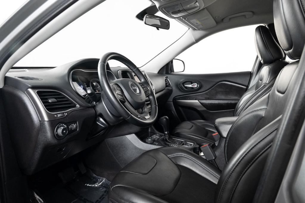used 2019 Jeep Cherokee car, priced at $9,495