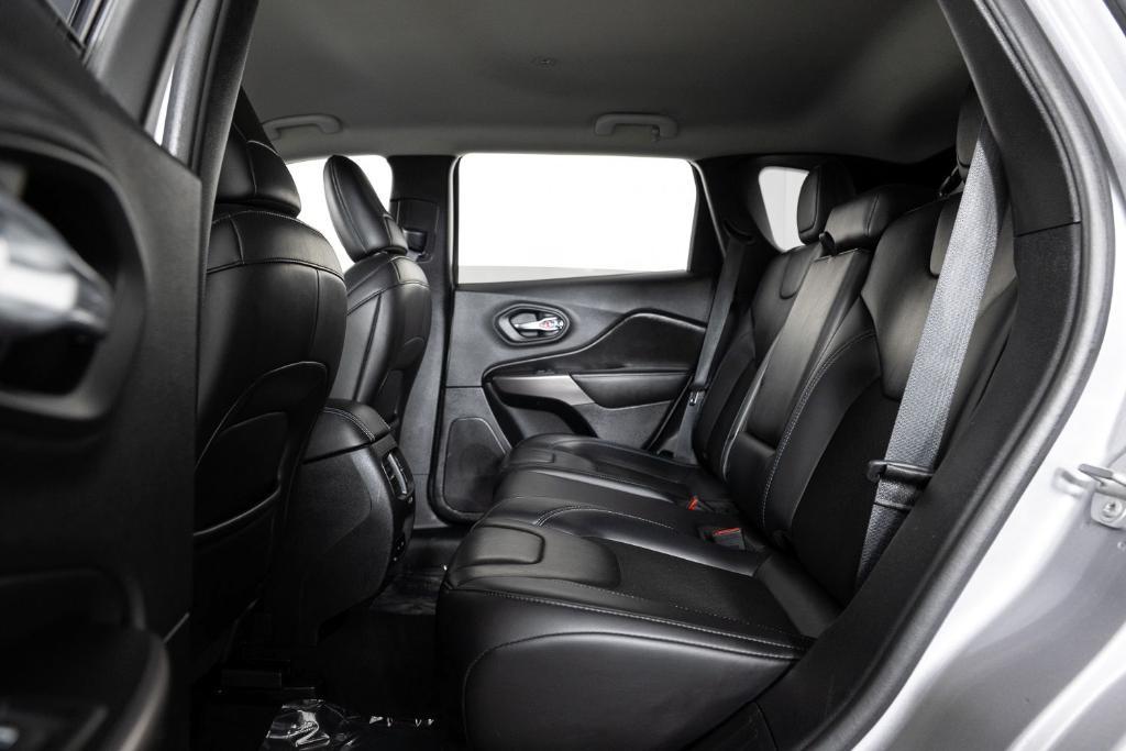 used 2019 Jeep Cherokee car, priced at $9,495