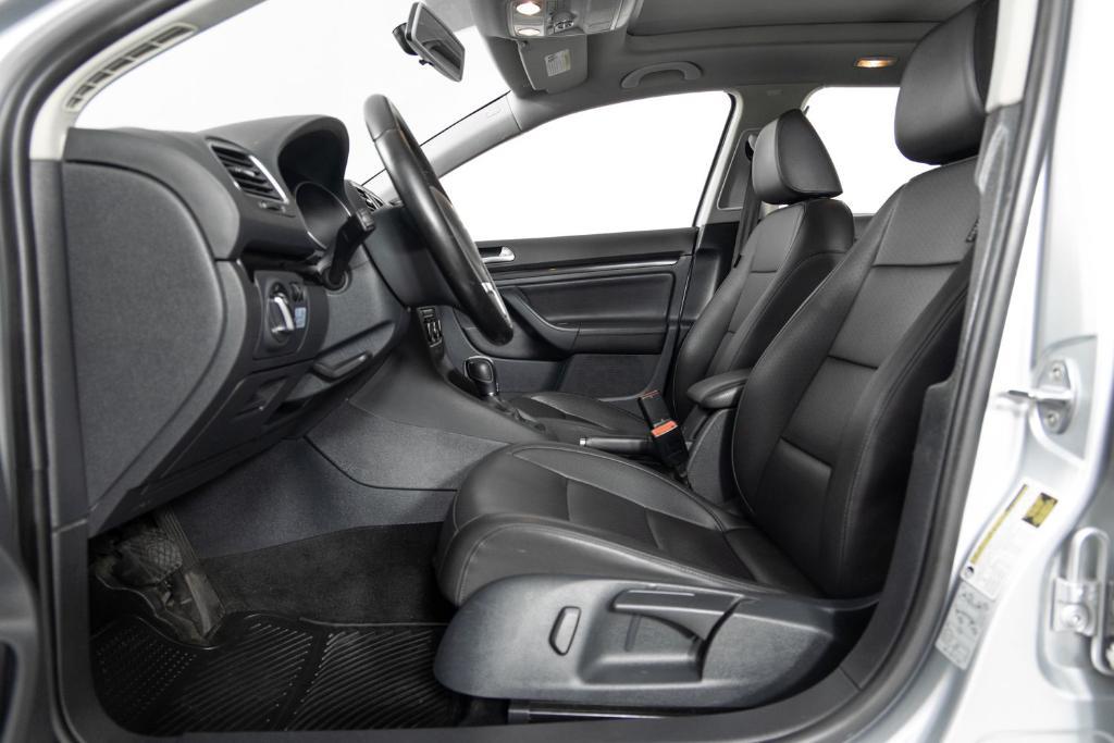 used 2014 Volkswagen Jetta SportWagen car, priced at $5,495