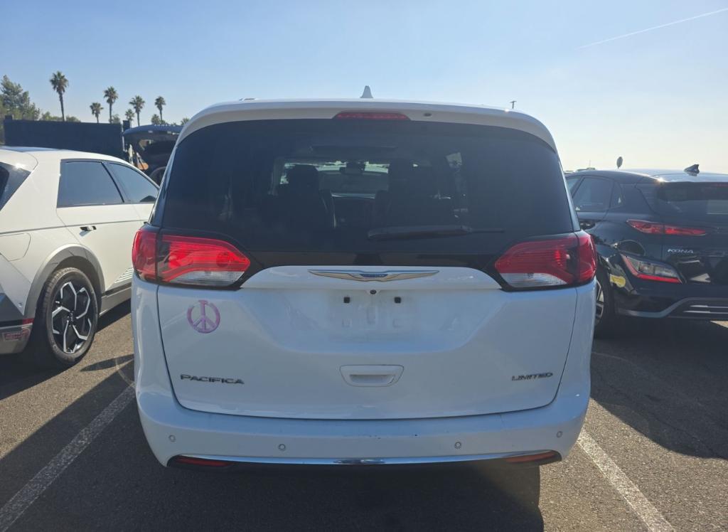 used 2018 Chrysler Pacifica car