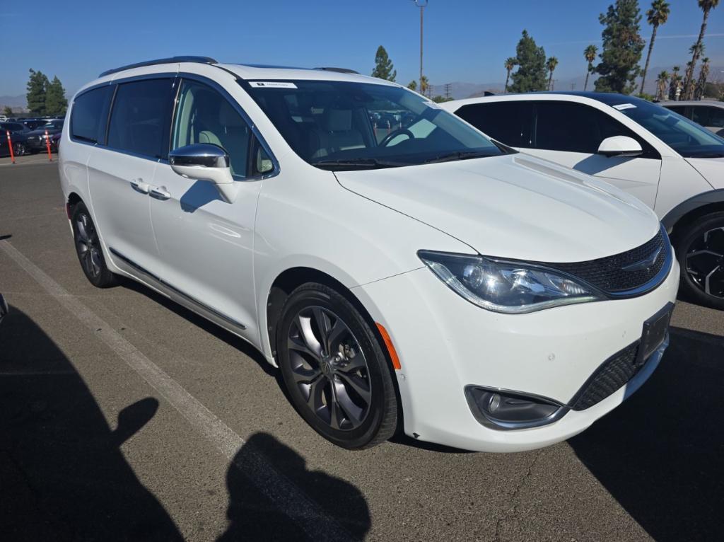 used 2018 Chrysler Pacifica car