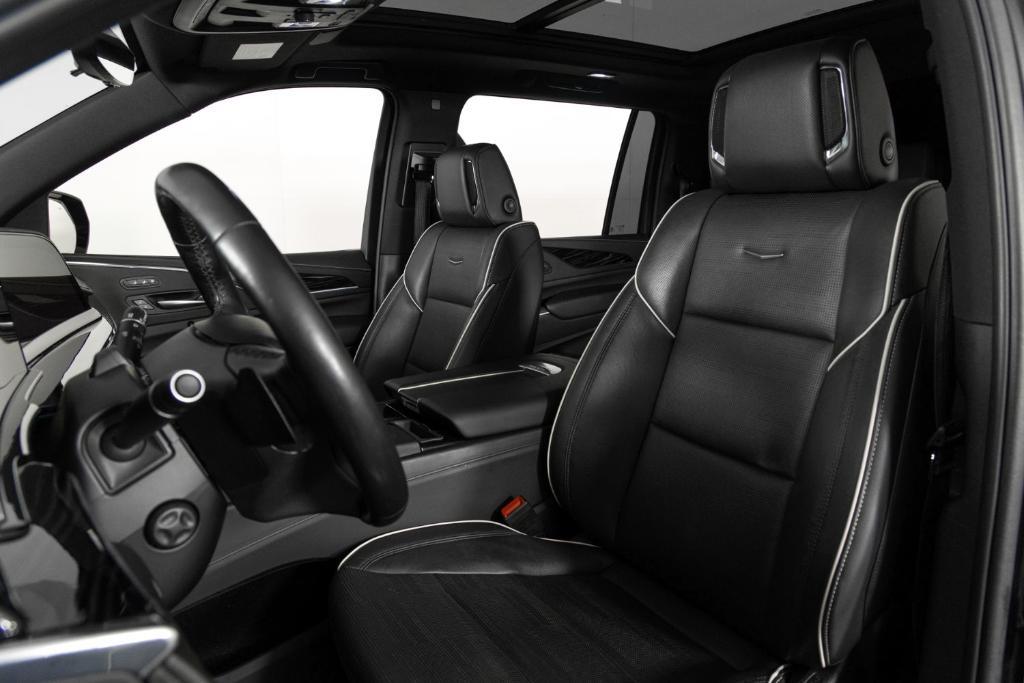 used 2023 Cadillac Escalade ESV car, priced at $67,495