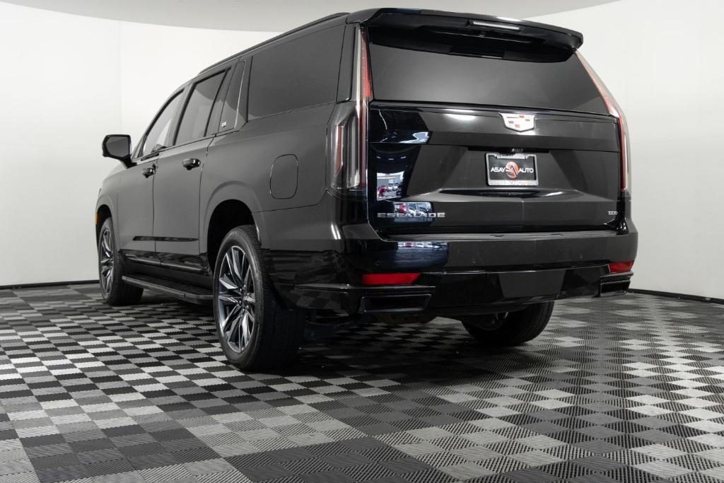used 2023 Cadillac Escalade ESV car, priced at $67,495