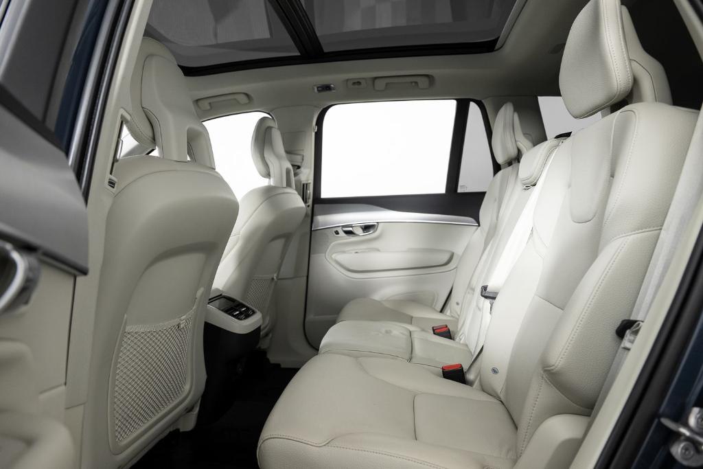 used 2022 Volvo XC90 car, priced at $30,995