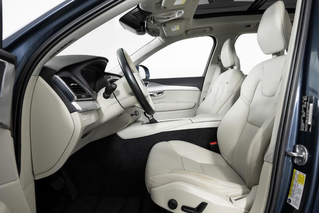 used 2022 Volvo XC90 car, priced at $30,995