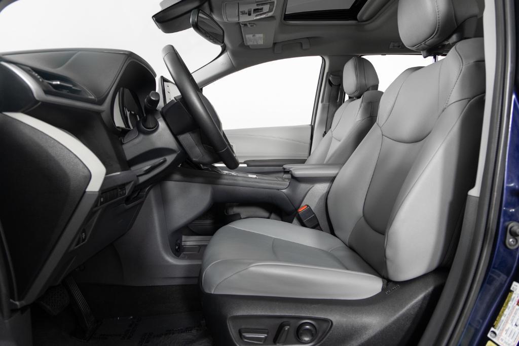 used 2023 Toyota Sienna car, priced at $44,495