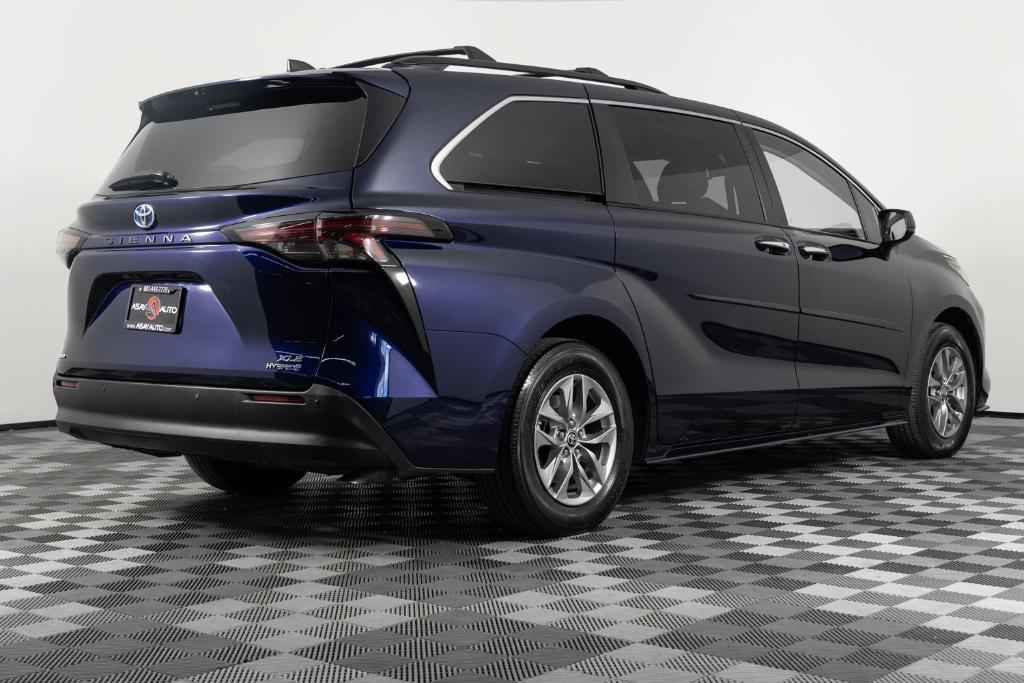 used 2023 Toyota Sienna car, priced at $44,495