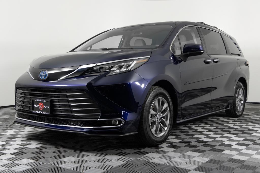 used 2023 Toyota Sienna car, priced at $44,495