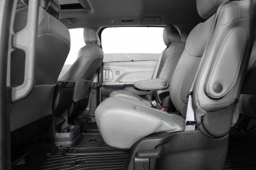 used 2023 Toyota Sienna car, priced at $44,495