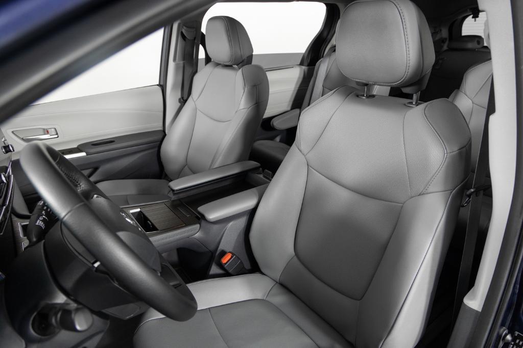 used 2023 Toyota Sienna car, priced at $44,495