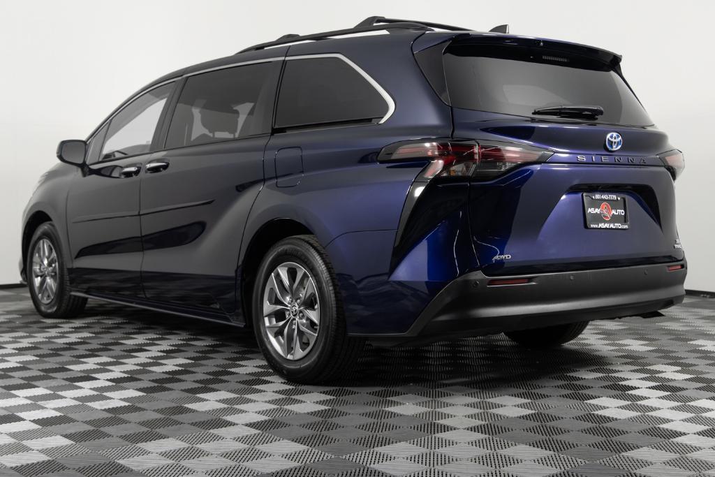 used 2023 Toyota Sienna car, priced at $44,495