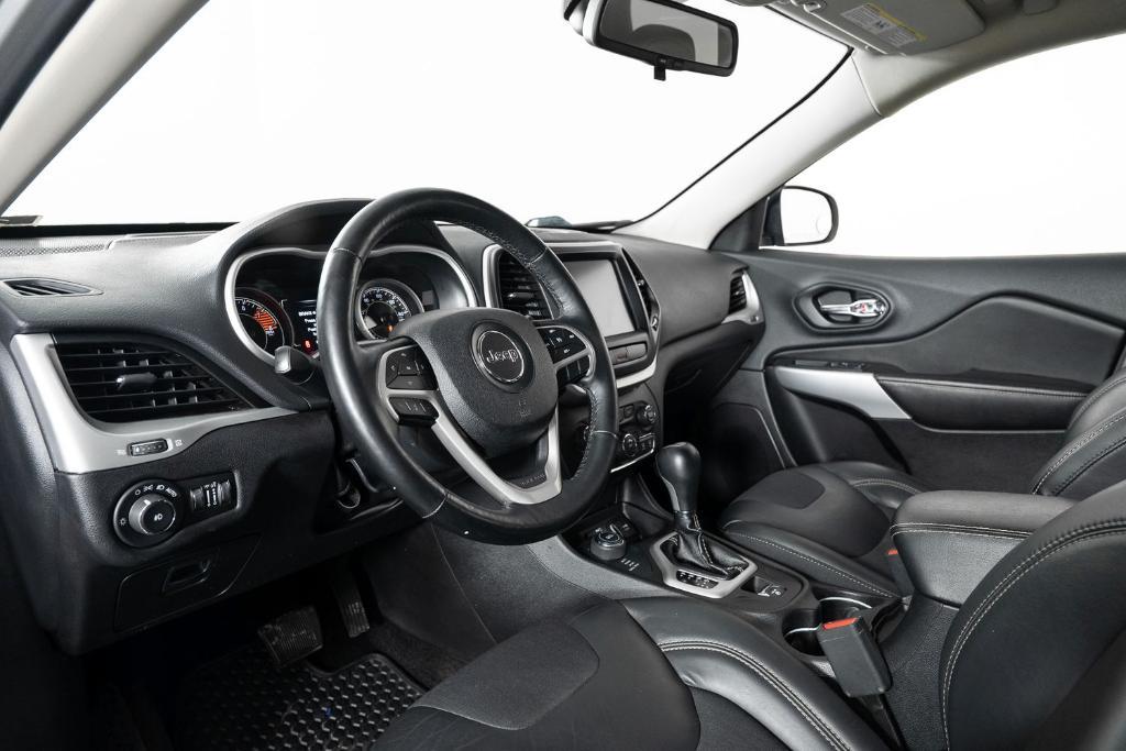 used 2018 Jeep Cherokee car