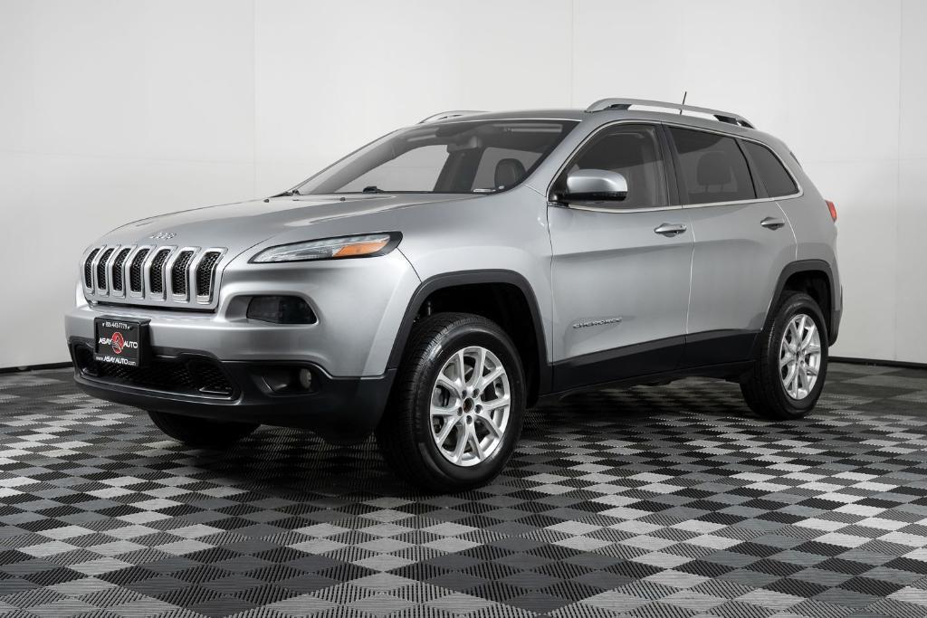 used 2018 Jeep Cherokee car