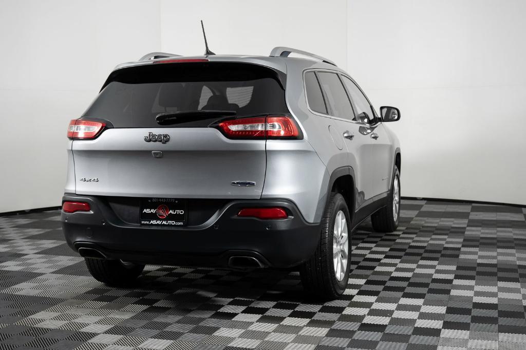 used 2018 Jeep Cherokee car