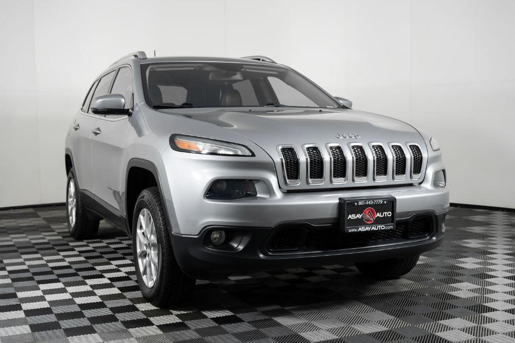 used 2018 Jeep Cherokee car