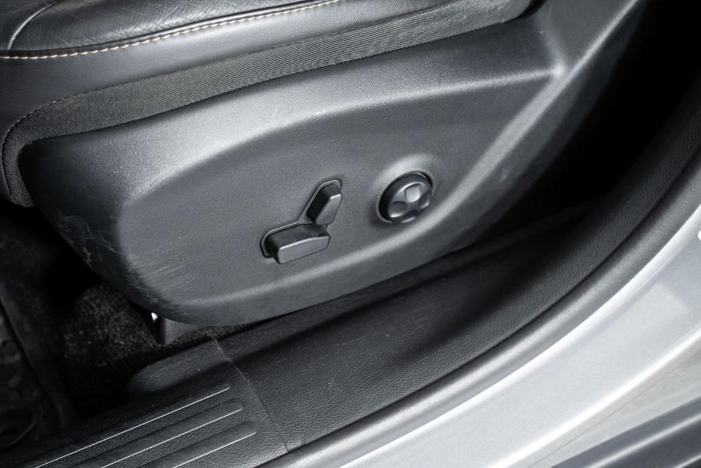 used 2018 Jeep Cherokee car