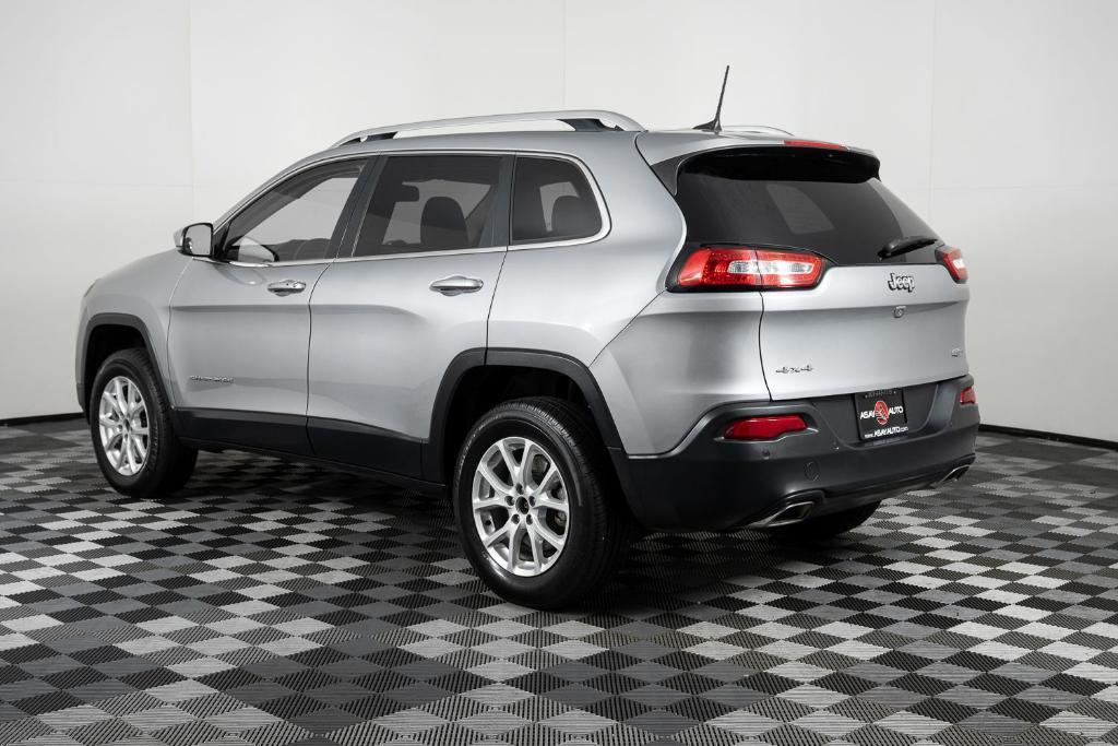 used 2018 Jeep Cherokee car