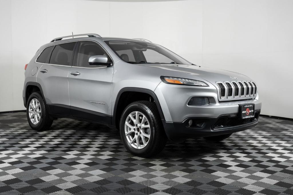 used 2018 Jeep Cherokee car