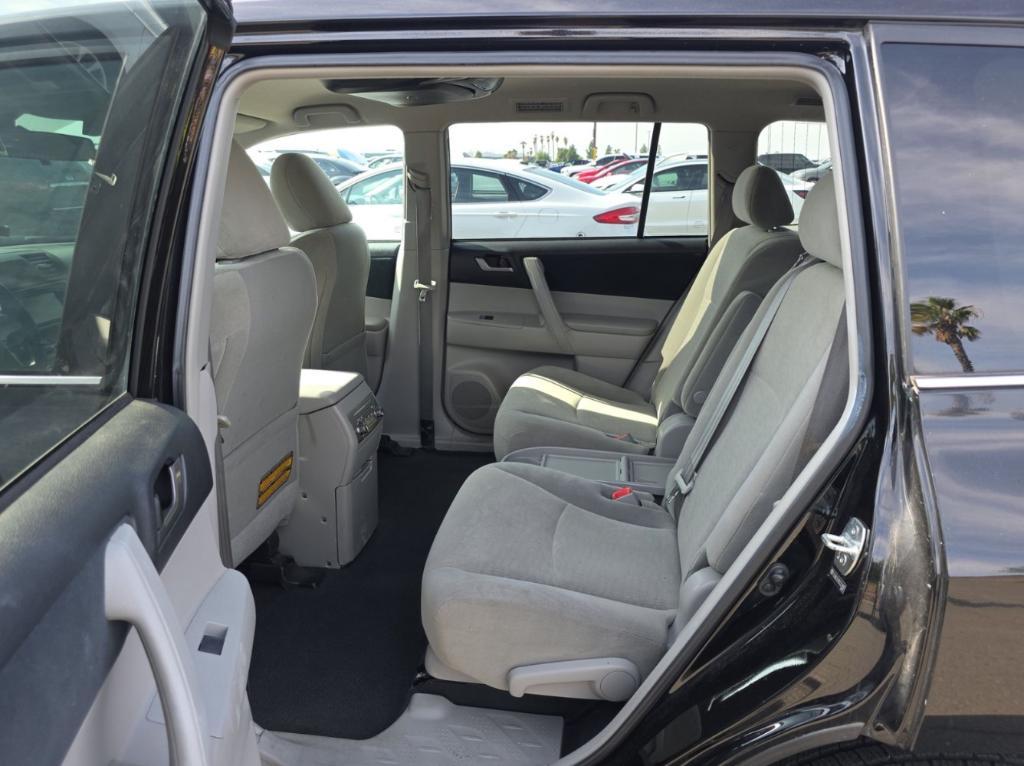 used 2013 Toyota Highlander car, priced at $16,995
