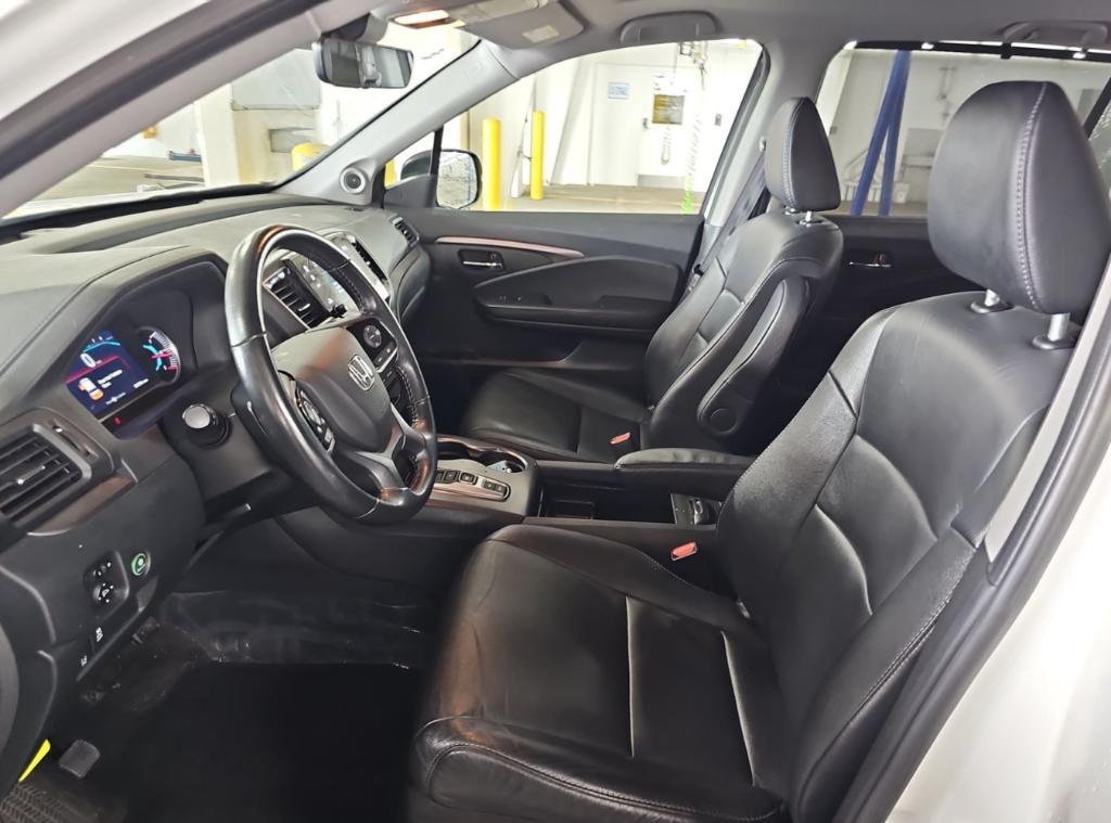 used 2022 Honda Pilot car, priced at $32,495