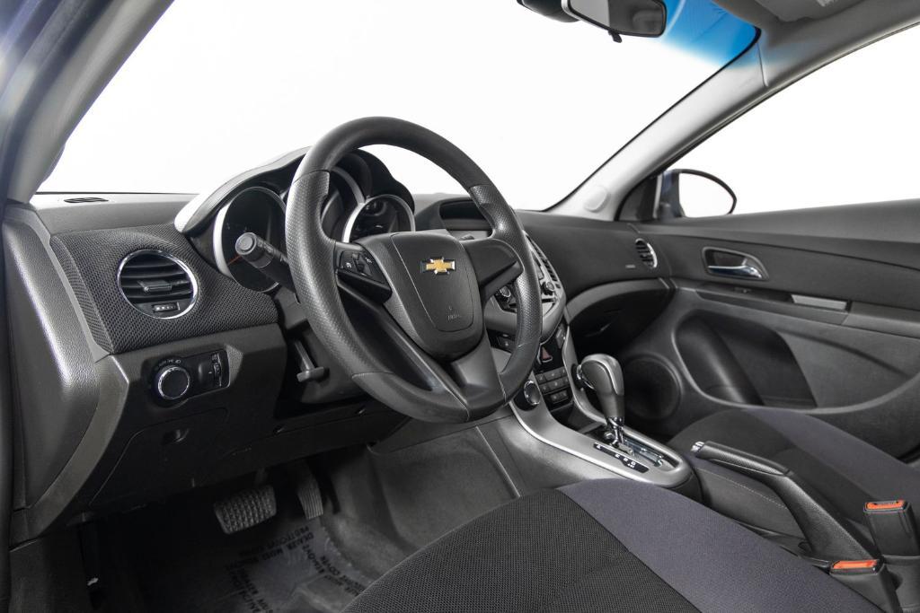 used 2014 Chevrolet Cruze car, priced at $5,495