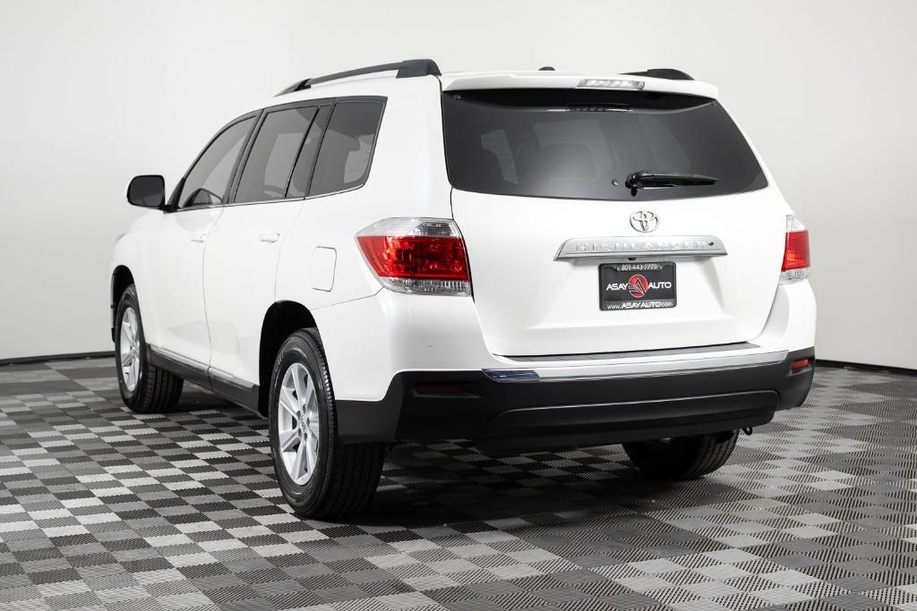 used 2013 Toyota Highlander car, priced at $13,495