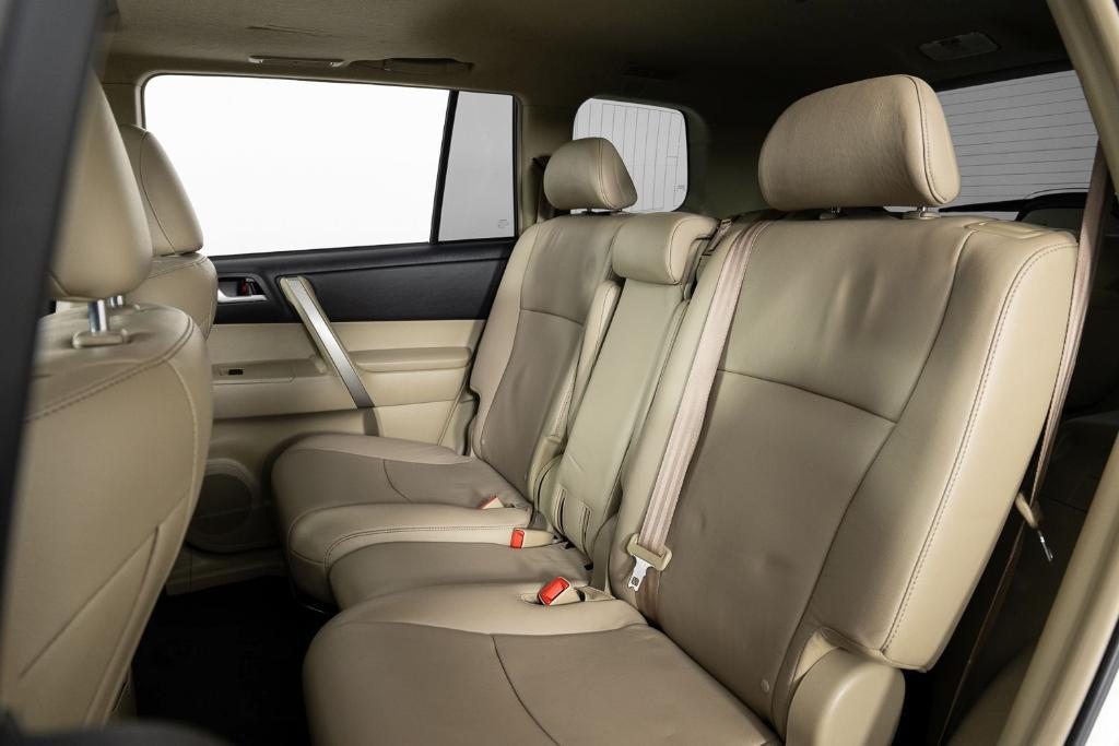 used 2013 Toyota Highlander car, priced at $13,495