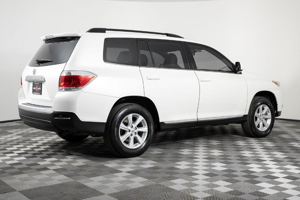 used 2013 Toyota Highlander car, priced at $13,495