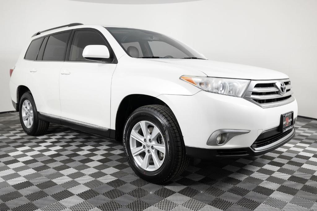 used 2013 Toyota Highlander car, priced at $13,495