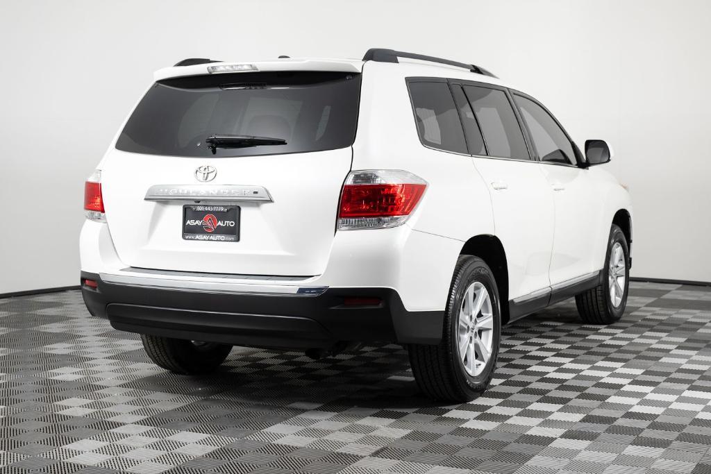 used 2013 Toyota Highlander car, priced at $13,495