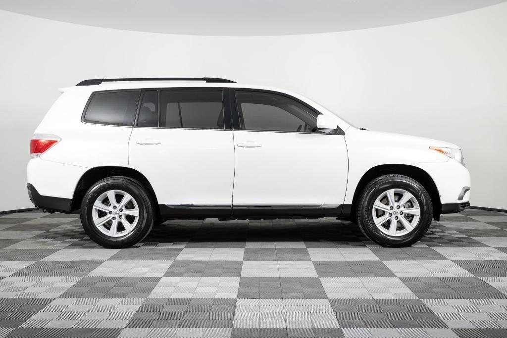used 2013 Toyota Highlander car, priced at $13,495