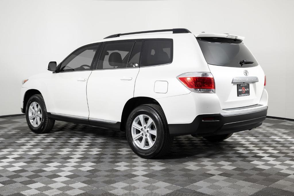 used 2013 Toyota Highlander car, priced at $13,495