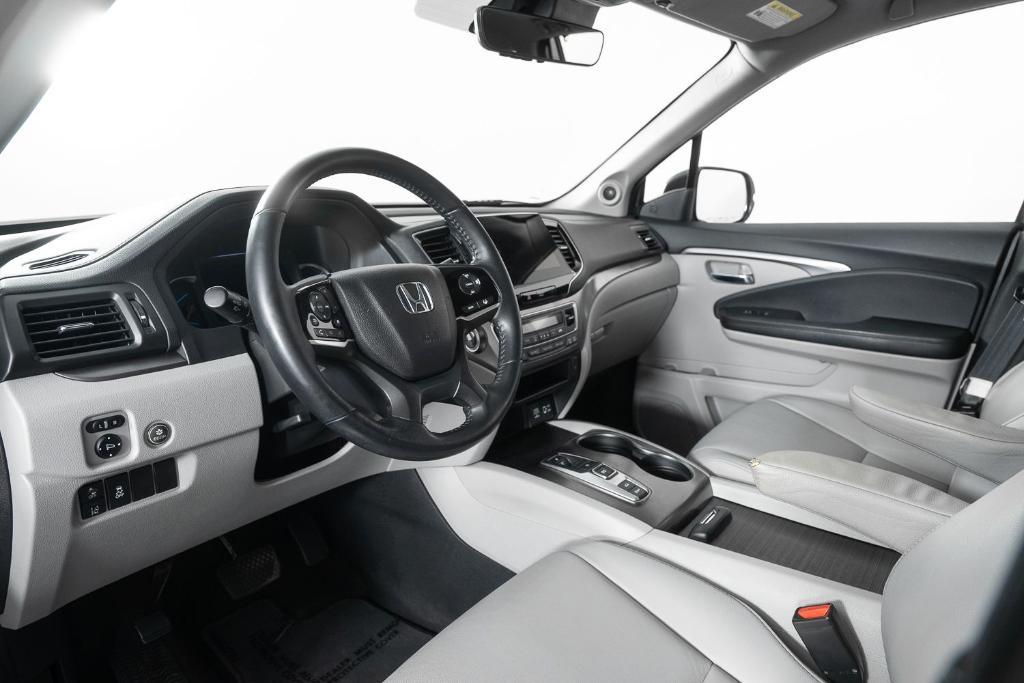 used 2022 Honda Pilot car, priced at $29,995