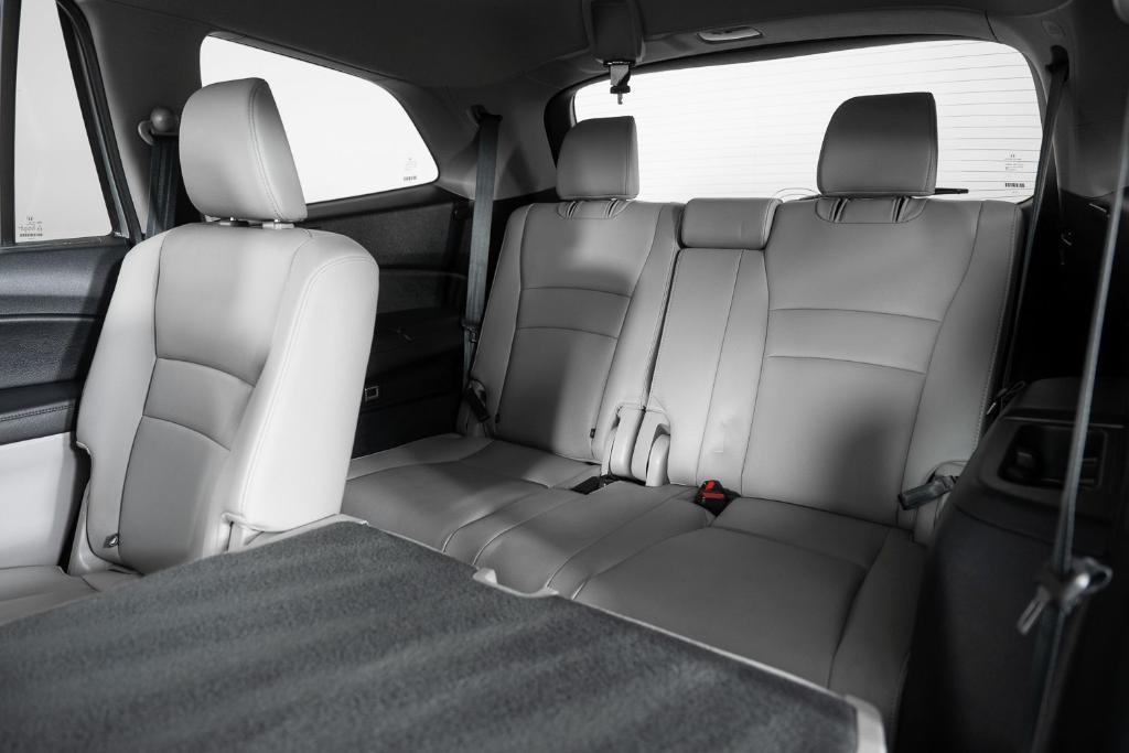 used 2022 Honda Pilot car, priced at $29,995