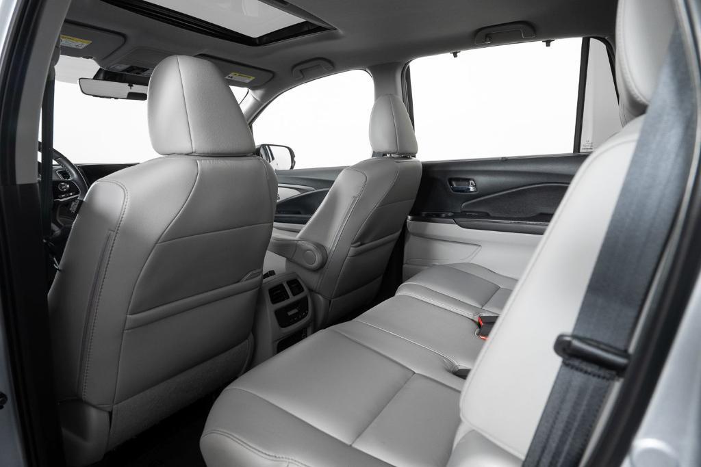 used 2022 Honda Pilot car, priced at $29,995
