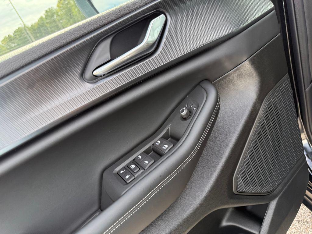 new 2025 Jeep Grand Cherokee L car, priced at $33,920