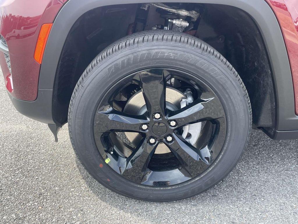 new 2025 Jeep Grand Cherokee car, priced at $34,029