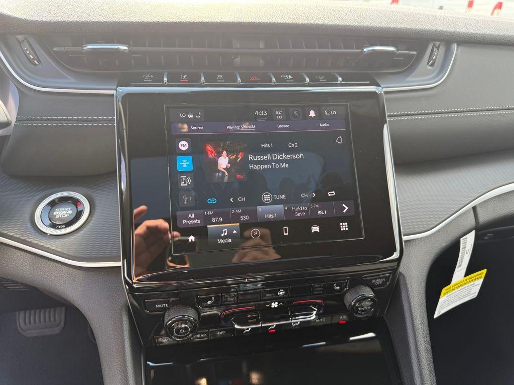 new 2025 Jeep Grand Cherokee car, priced at $34,125