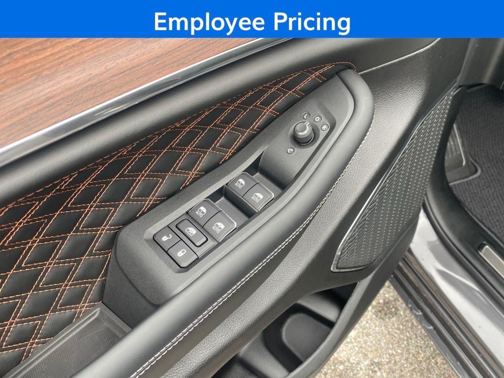 new 2025 Jeep Grand Cherokee L car, priced at $57,080
