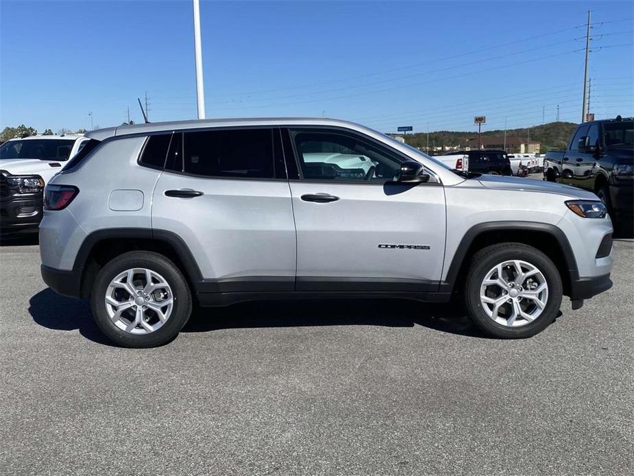 new 2024 Jeep Compass car, priced at $22,333