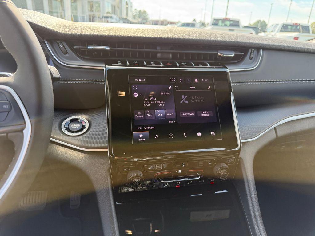 new 2025 Jeep Grand Cherokee car, priced at $34,625