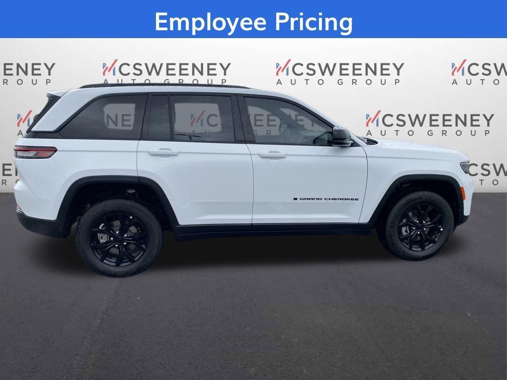 new 2025 Jeep Grand Cherokee car, priced at $34,880