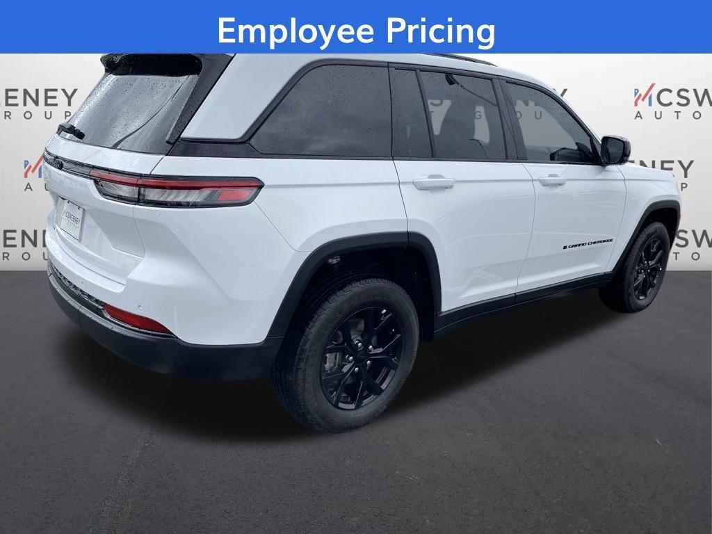 new 2025 Jeep Grand Cherokee car, priced at $34,880