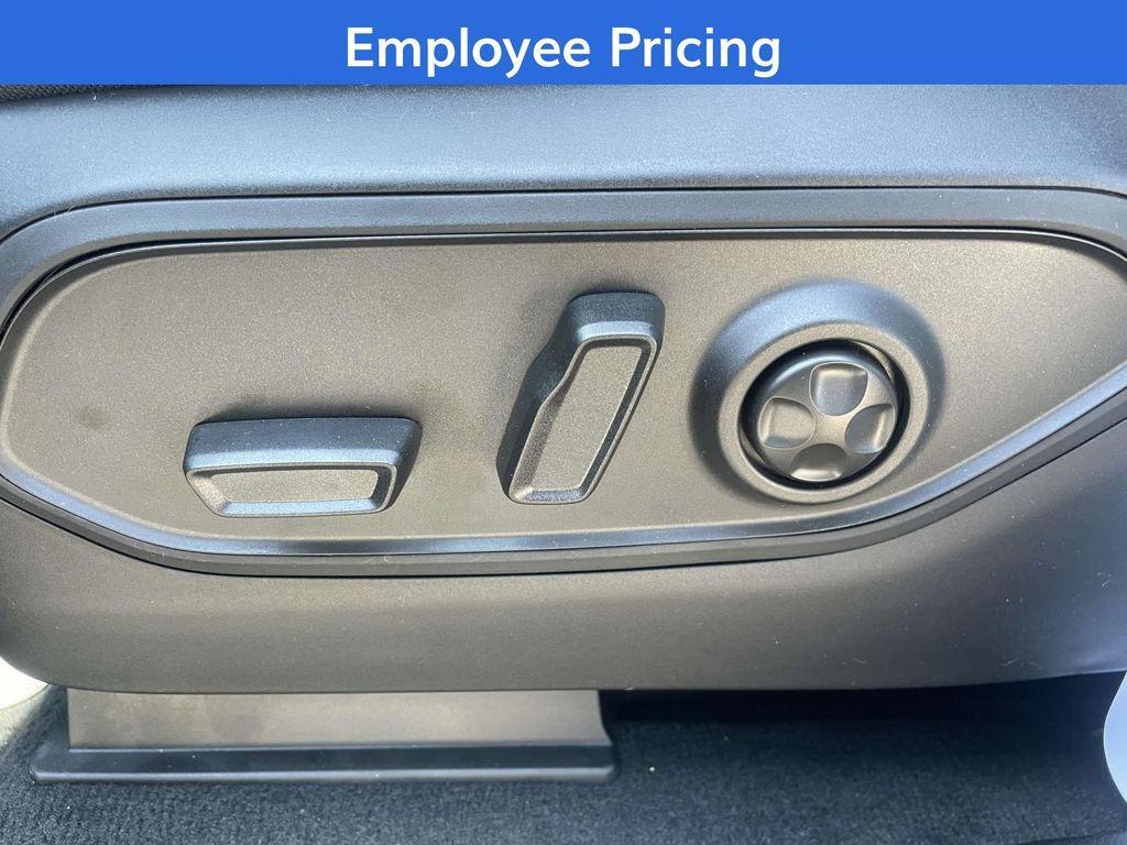 new 2025 Jeep Grand Cherokee L car, priced at $43,085