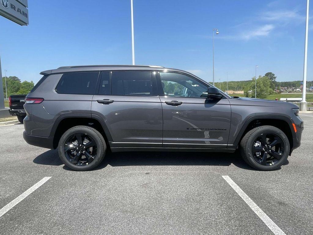 new 2025 Jeep Grand Cherokee L car, priced at $40,582