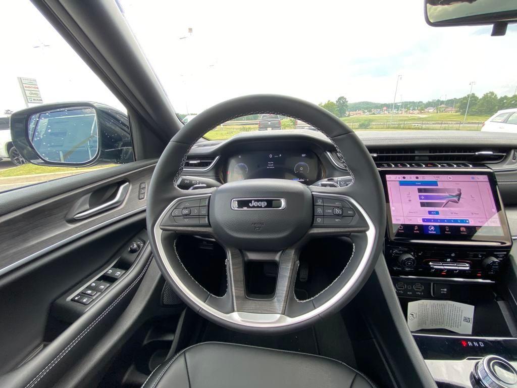 new 2025 Jeep Grand Cherokee L car, priced at $42,335