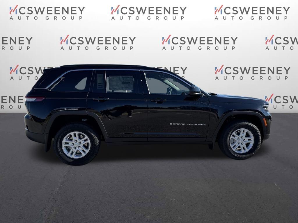 new 2025 Jeep Grand Cherokee car, priced at $30,800
