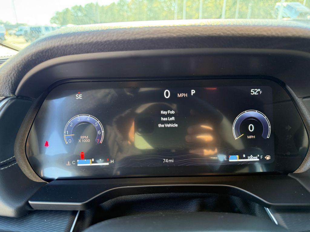 new 2025 Jeep Grand Cherokee car, priced at $30,800