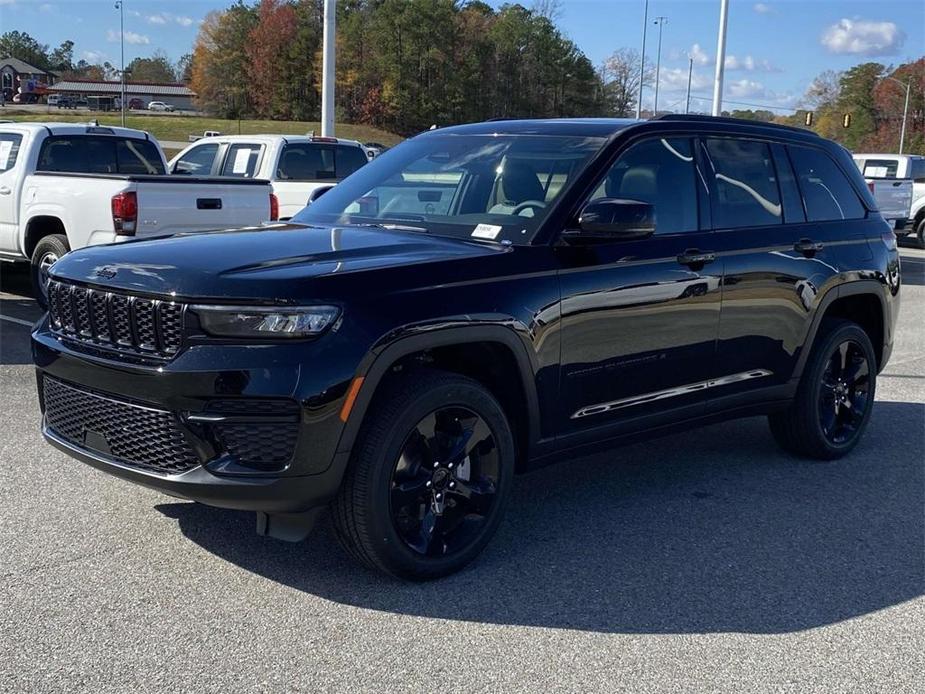 new 2025 Jeep Grand Cherokee car, priced at $38,425