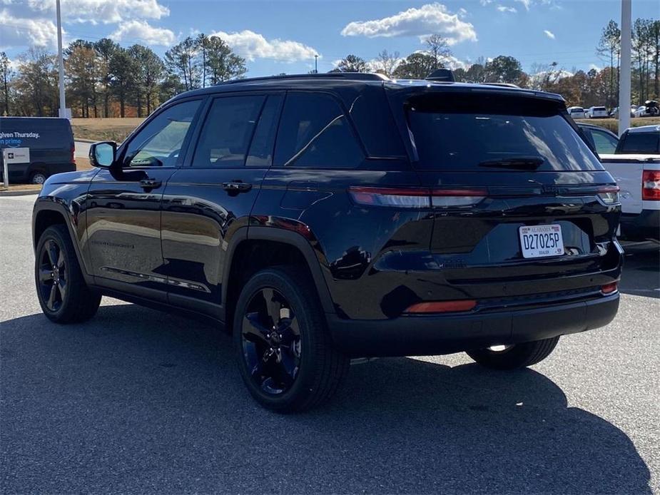 new 2025 Jeep Grand Cherokee car, priced at $38,425